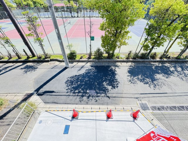 松戸市上矢切新築戸建の展望|バルコニーより道路側眺望・南西側道路につき日当たり良好♪