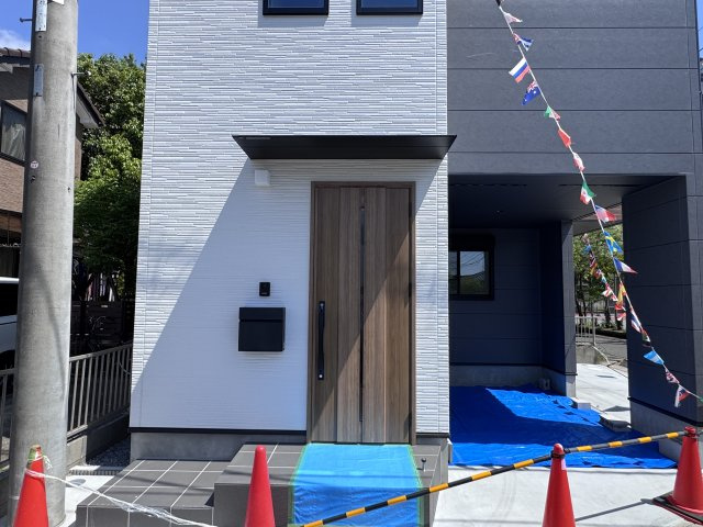 松戸市上矢切新築戸建のエントランス|エントランス・玄関ポーチ