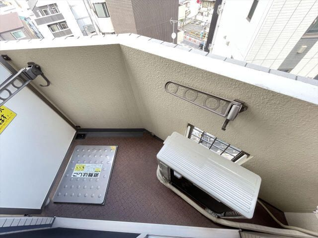 スカイコート市ヶ谷柳町のバルコニー