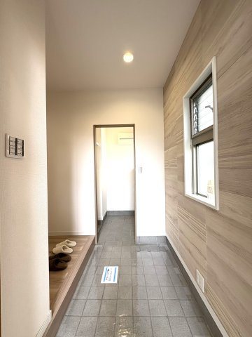 THE CALIFORNIA ESTATE — 鵠沼松が岡、別格の邸宅の玄関