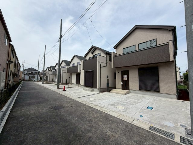【G号棟】越谷市下間久里新築戸建ての前面道路含む現地写真