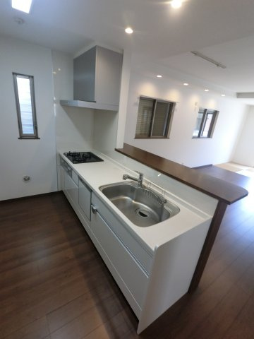 市川市平田四丁目戸建のキッチン
