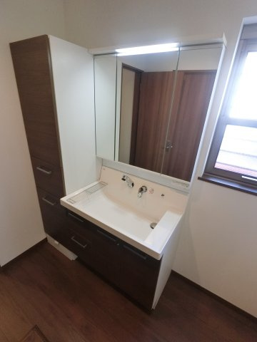市川市平田四丁目戸建の独立洗面台