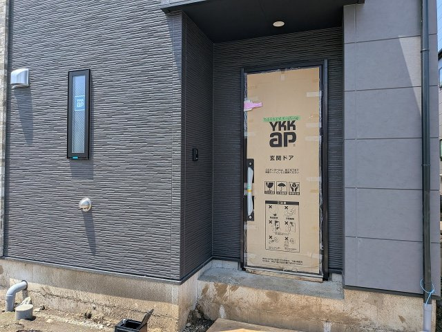 八王子市　子安町　新築一戸建て　４期の玄関|～玄関は安心のWロックキーを採用～