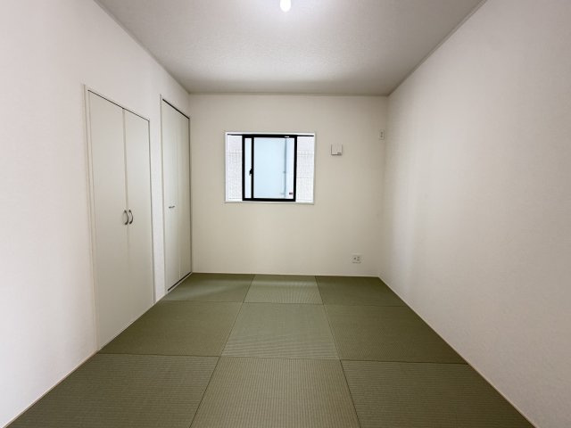 宜野湾市上原　第1（全4棟）5号棟の和室|5号棟　和室5.2帖＋収納付き♪