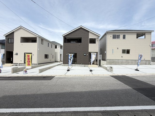 宜野湾市上原　第1（全4棟）5号棟の外観|5号棟　並列駐車2台完備♪EV車充電設備付き♪