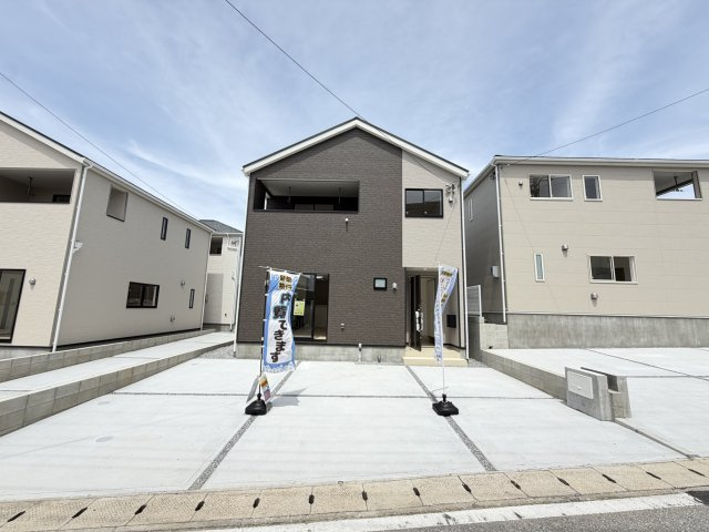 宜野湾市上原　第1（全4棟）5号棟の外観|5号棟　並列駐車2台完備♪EV車充電設備付き♪