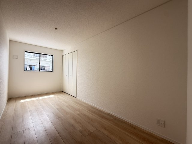 宜野湾市上原　第1（全4棟）5号棟の洋室|5号棟　洋室6.8帖＋CL付き♪