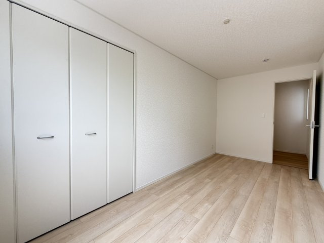 宜野湾市上原　第1（全4棟）5号棟の洋室|5号棟　洋室6.8帖＋CL付き♪