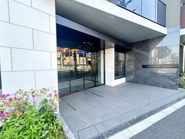 レガリス用賀のエントランス|レガリス用賀：ペット飼育相談可能なマンションです！