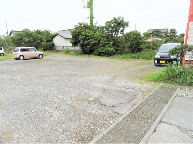 メゾンキャロットの駐車場