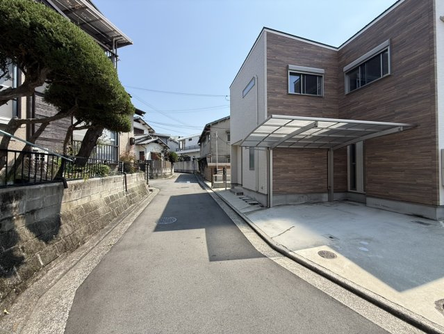 堺市中区毛穴町　中古戸建の前面道路含む現地写真