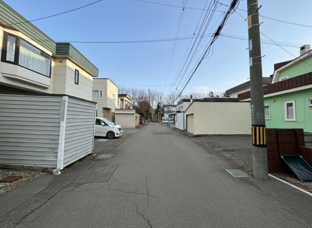新琴似12条15丁目土地の前面道路含む現地写真|南西側から撮影した前面道路