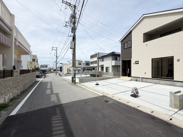 宜野湾市上原　第1（全4棟）7号棟の前面道路含む現地写真|※南西側公道5.5m♪
