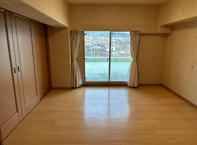 芦屋翠ケ丘パークマンションの洋室