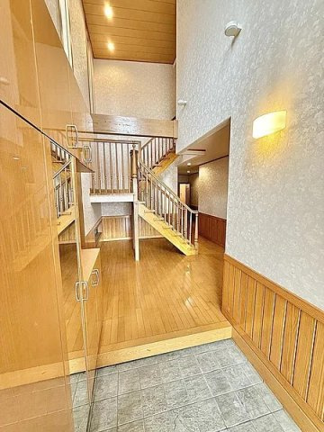 【玄関】 | 山科区勧修寺東金ケ崎町　中古戸建
