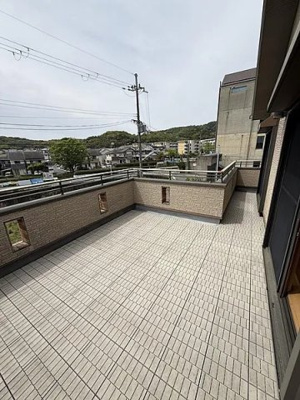【バルコニー】 | 山科区勧修寺東金ケ崎町　中古戸建