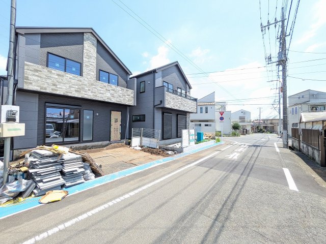八王子市　子安町　新築一戸建て　４期の前面道路含む現地写真|～南側6ｍ道路に面しています～