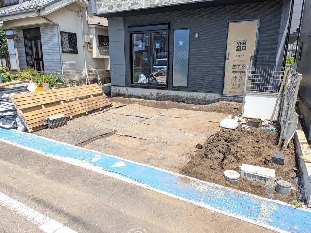 八王子市　子安町　新築一戸建て　４期の駐車場|～並列2台駐車可能～