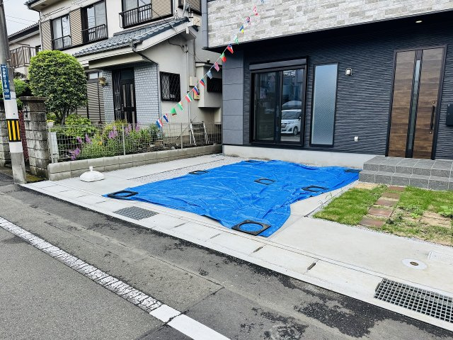 八王子市　子安町　新築一戸建て　４期の駐車場|～並列2台駐車可能～