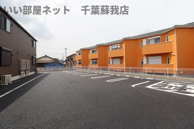 中瀬ロイヤルガーデンの駐車場|車をお持ちの方に嬉しい駐車場付きの物件です
