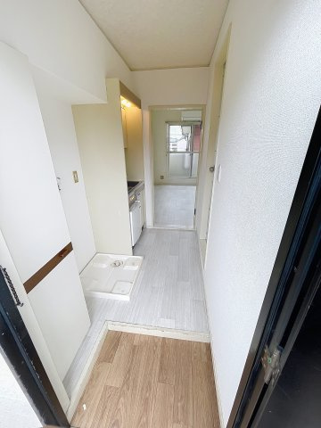 リエス川越岸町の玄関