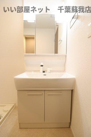 中瀬ロイヤルガーデンの洗面所|脱衣スペースもあります