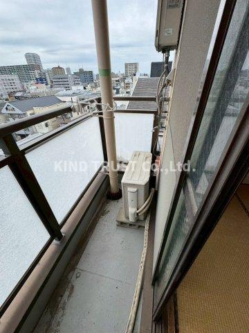 ベルメゾン高倉のバルコニー|開放的で明るい空間を演出してくれるバルコニーです