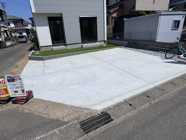 松戸市栄町西5丁目新築戸建【古ヶ崎小学校:9分】の駐車場|駐車スペース・並列2台駐車可