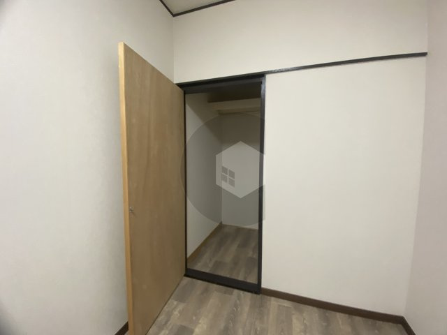 新家西町貸家の収納