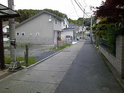 安芸郡府中町鹿籠２丁目の前面道路含む現地写真