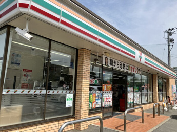 【居間・リビング】 | セブンイレブン福岡高校前店（452m）