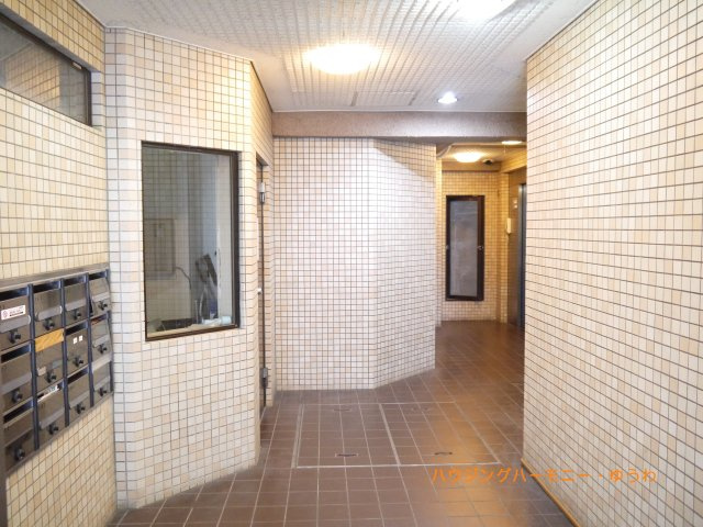 【その他共用部分】 | ディアライフ大塚 | 清潔感と歓迎感があるエントランスホールとなります。