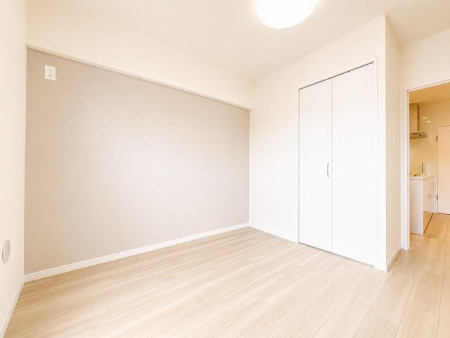 エクセレンス新栄の洋室