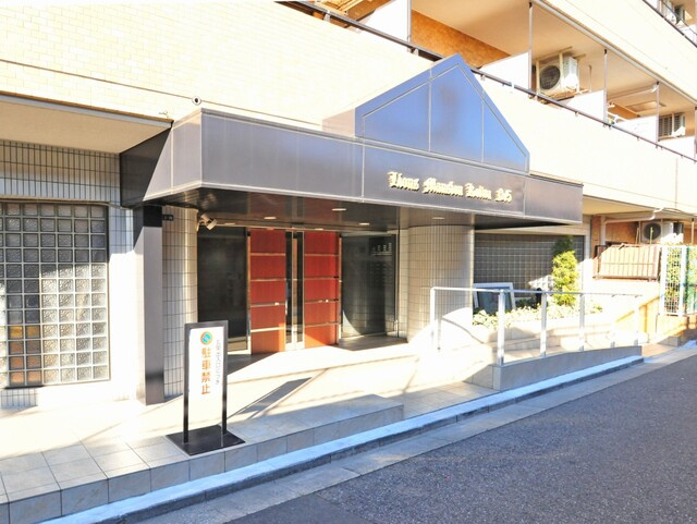 ライオンズマンション小岩第５のエントランス|ライオンズマンション小岩第５：スーパーやコンビニ近く買物便利！