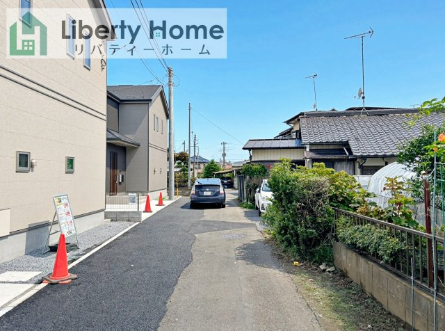 土浦市真鍋5丁目　新築戸建　B号棟の前面道路含む現地写真