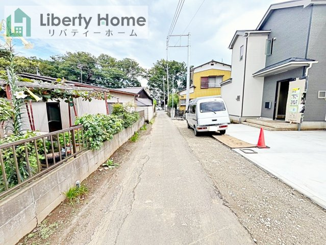 土浦市真鍋5丁目　新築戸建　B号棟の前面道路含む現地写真