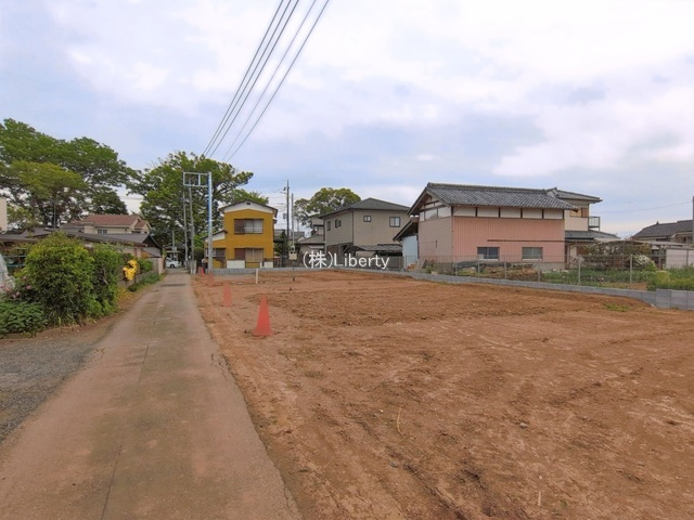 土浦市真鍋5丁目　新築戸建　B号棟の前面道路含む現地写真