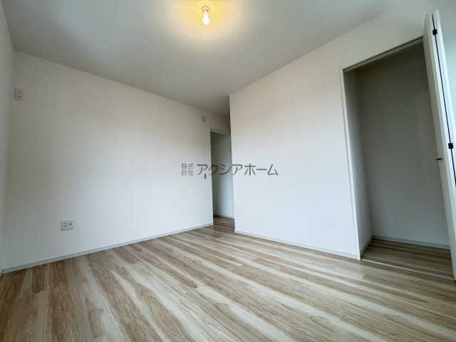 所沢市下安松・全1棟　新築一戸建　～北西角地～の洋室|洋室6.5帖