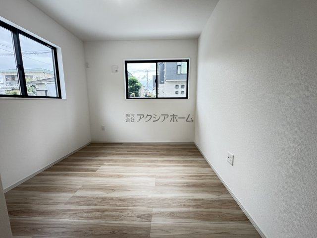 所沢市下安松・全1棟　新築一戸建　～北西角地～の洋室|1階洋室4.8帖