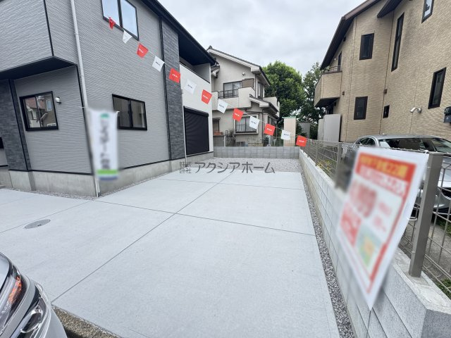 所沢市下安松・全1棟　新築一戸建　～北西角地～の駐車場|駐車3台可(車種制限あり)