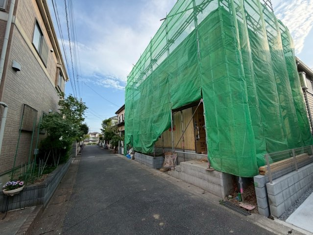 越谷市弥十郎新築戸建ての前面道路含む現地写真
