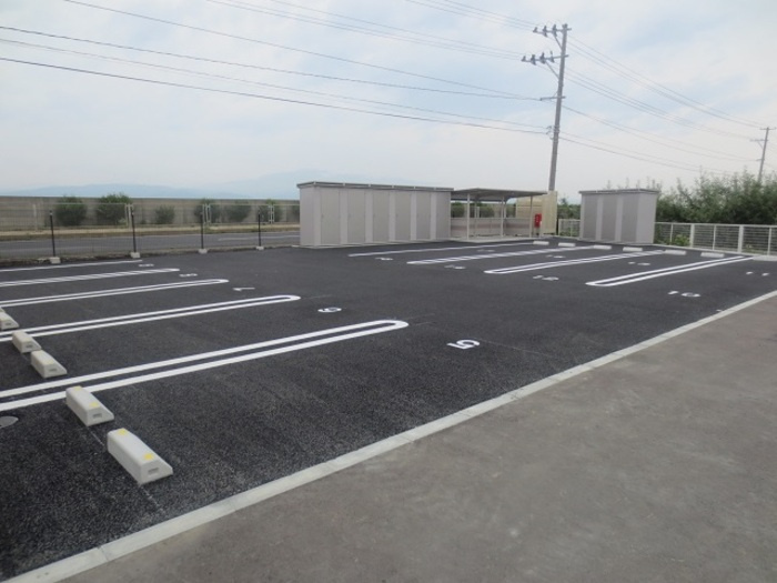 クレストシエルの駐車場|駐車場