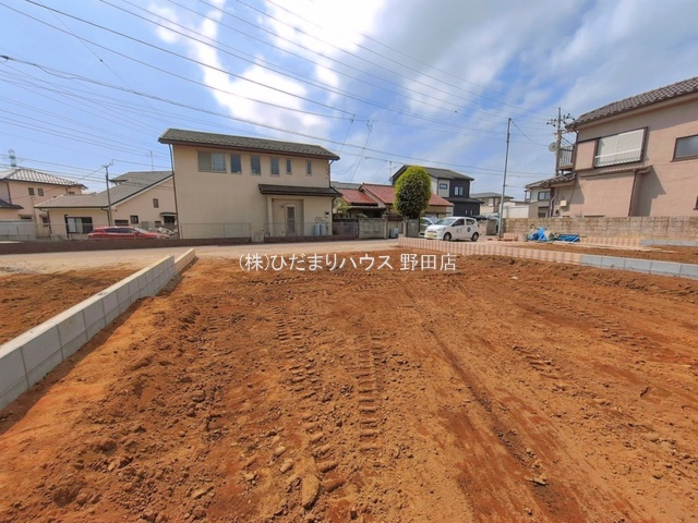 野田市山崎第6　新築戸建　2号棟の駐車場|3台分の駐車スペース（車種により異なる場合がございます。）