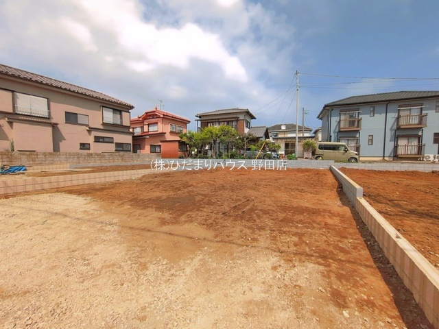 野田市山崎第6　新築戸建　2号棟の駐車場|3台分の駐車スペース（車種により異なる場合がございます。）