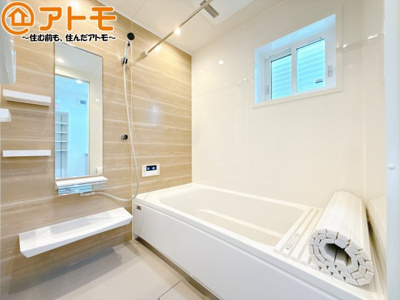 【浴室】 | 清水区七ツ新屋1丁目　新築戸建　全1棟 | 浴室は落ち着いた色のパネルでゆったりと過ごせる空間です。お風呂で一日の疲れを癒しましょう♪