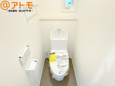 【トイレ】 | 清水区七ツ新屋1丁目　新築戸建　全1棟 | 年代を問わず使いやすい洗浄機能付きのトイレ♪肌への負担をも減らせるのでお子様の敏感なお肌も安心！