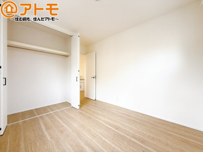 【収納】 | 清水区七ツ新屋1丁目　新築戸建　全1棟 | ハンガーパイプ付きのクローゼットは季節ものなどを収納することができて便利です♪