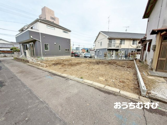 小牧市堀の内第1(全1棟)の前面道路含む現地写真