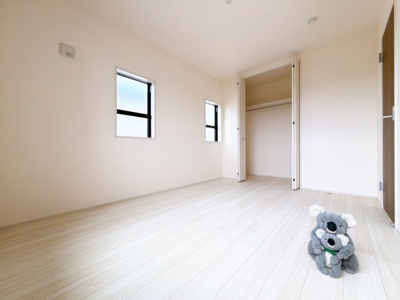 【洋室】 | 安中市板鼻　新築住宅 | 広さはお子様の勉強部屋にも適した広さ！
勉強机や本棚などの家具を置いてもフリースペースも確保できます。